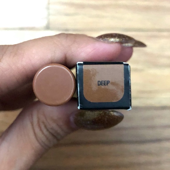 Kat Von D "Deep" eyeshadow primer - Picture 2 of 5